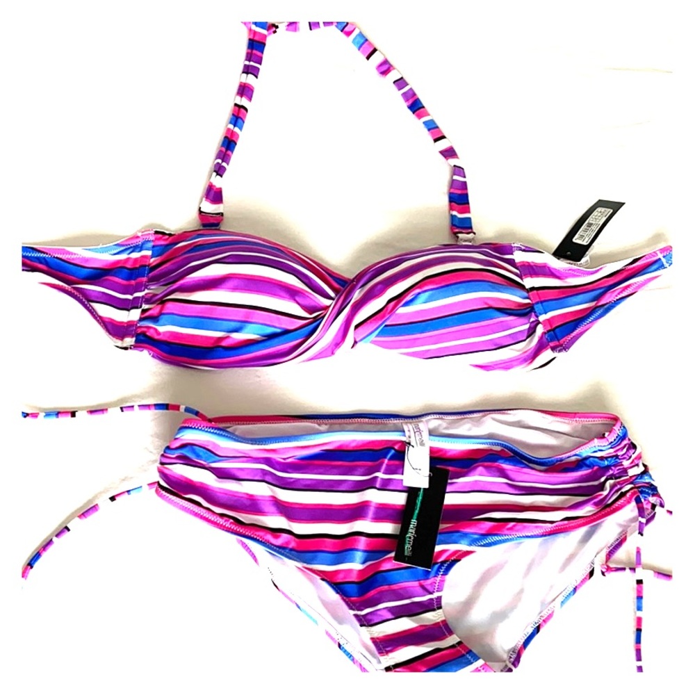 Cute bikini w/ good coverage, padded top. NWT